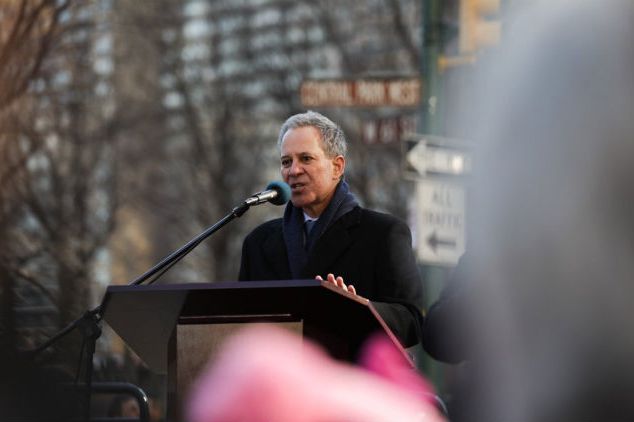 Schneiderman at the Women's March in January 2018